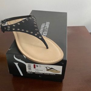 Simply Vera Black Sandals